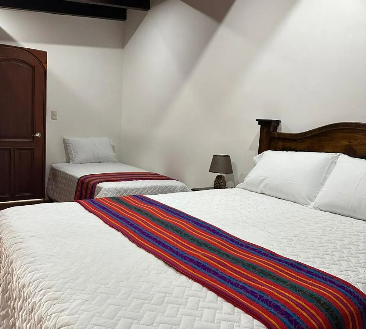 Pensionat Casa Dos Tierras Hotell Antigua