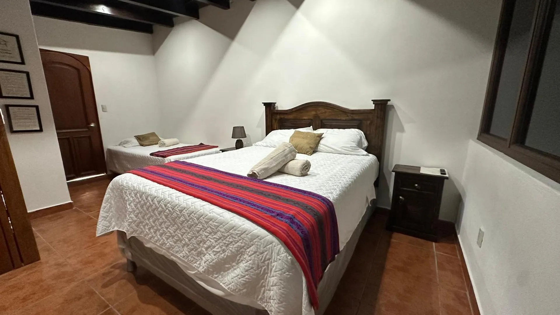 Casa Dos Tierras Hotell Antigua Pensionat